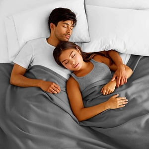 Khuyến mãi giá rẻ chăn nỉ trơn nhiều màu chất liệu polyester - Product Image 2