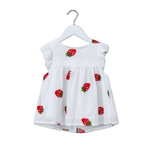 Vestido de Niña con Diseño Bordado de Fresas, Estilo Princesa, Sin Mangas, Cuello Redondo y Encaje, Éxito de Ventas del Verano - Product Image 1