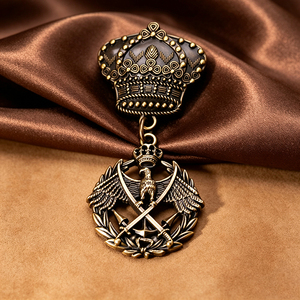 Broche Épingle de Revers en Alliage de Zinc, Style Couronne Vintage, avec Médaille Épaulette et Émail Personnalisé, pour Accessoires de Vêtements et Costumes, Faible MOQ - Product Image 5