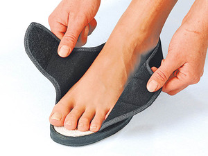 Chaussons en mousse à mémoire de forme à fermeture réglable, pantoufles ouvertes pour femmes, pantoufles pour diabétiques - Product Image 2