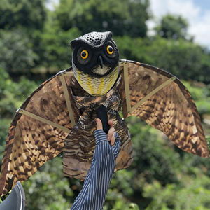 Hibou de dissuasion en plastique simulé avec ailes battantes, écologique, pour le contrôle des oiseaux dans les jardins et les fermes, leurre de chasse - Product Image 4