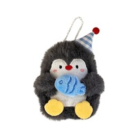 Pendentif en peluche pingouin avec petit poisson, Décoration suspendue en peluche pingouin avec chapeau d'anniversaire, Accessoire de sac porte-clés pingouin
