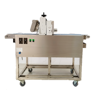 Machine de coupeur horizontale de base d'anniversaire commerciale pour le tranchage de coupe de gâteau de pain de hamburger d'éponge