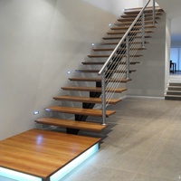 DAIYA — escalier en bois, plancher de bois, avec design sur rail manuel noir