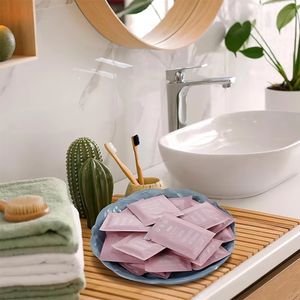 Lingettes nettoyantes pour le visage, format <span class=keywords><strong>poche</strong></span>, féminines, roses, jetables, naturelles, à base <span class=keywords><strong>de</strong></span> plantes, respectueuses <span class=keywords><strong>de</strong></span> la peau, dissolvant le maquillage tenace - Product Image 2