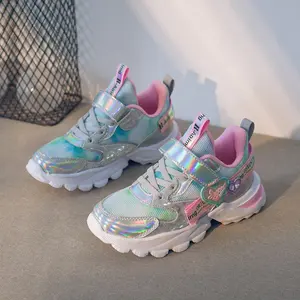 Calzature per bambini Ha Condotto La Luce Del Bambino Del Bambino Della Ragazza Bambini Bella a Forma di Cuore Scarpe Per Bambini Infantili Scarpe Casual Per Le Ragazze