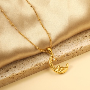 Collier pendentif étoile et lune créatif en zircon, plaqué or 18 carats, en acier inoxydable, pour femmes, de la marque Aashion Jewelry - Product Image 6