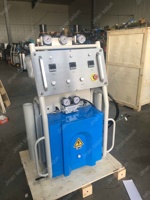 Machine d'injection de mousse de polyuréthane pneumatique FD-411B