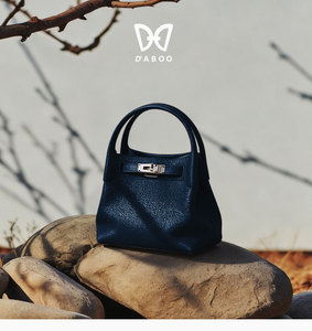 Sac à main pour femme en cuir véritable de luxe, fabriqué à la main, sac à bandoulière vendu en gros - Product Image 4