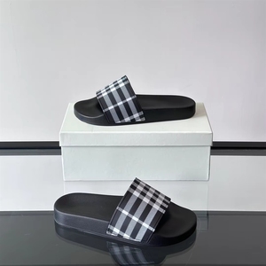 Designer Fashion Sandals Summer <strong>Black</strong> Luxury Beach Factory Wholesale 2025 Trending Outdoor Non-slip Casual <strong>Slippers</strong> - Product Image 3