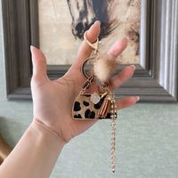 Mini sac à main 3D imprimé léopard en diamant Porte-clés de luxe avec breloques et accessoires de sac Porte-clés artisanat en cristal avec pompon léopard