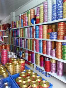 Rouleau <span class=keywords><strong>de</strong></span> <span class=keywords><strong>ruban</strong></span> à paillettes 100 Yard x 5CM pour décoration d'arbre <span class=keywords><strong>de</strong></span> noël, cadeau <span class=keywords><strong>de</strong></span> noël, vente en gros - Product Image 6