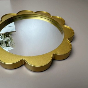 Petit <span class=keywords><strong>miroir</strong></span> <span class=keywords><strong>doré</strong></span> nordique pour femmes, <span class=keywords><strong>miroir</strong></span> de maquillage pliable, <span class=keywords><strong>miroir</strong></span> de table, <span class=keywords><strong>miroir</strong></span> de vanité portable pour étudiants en dortoir, cadeau - Product Image 4