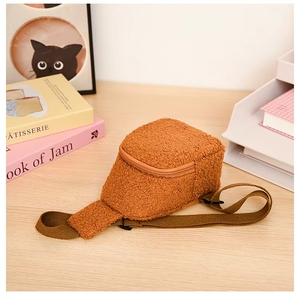 <span class=keywords><strong>Sac</strong></span> à bandoulière mini pour enfants, motif dessin animé, en polaire sherpa, mignon et tendance, <span class=keywords><strong>sac</strong></span> de poitrine isolé et portable en peluche pour l'école, vente en gros - Product Image 5