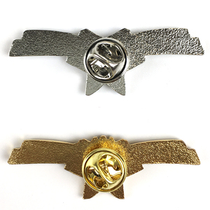 Pins <span class=keywords><strong>de</strong></span> esmalte <span class=keywords><strong>de</strong></span> película personalizados broches <span class=keywords><strong>de</strong></span> grito e insignias <span class=keywords><strong>de</strong></span> solapa - Product Image 2