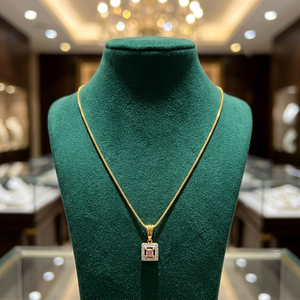 Collar con Colgante Chapado en Oro de 9K, Diseño Geométrico Cuadrado con Diamante Corte Princesa, Cadena de Serpiente, Lujoso, para Mujer, Boda, Fiesta, Uso Diario - Product Image 5