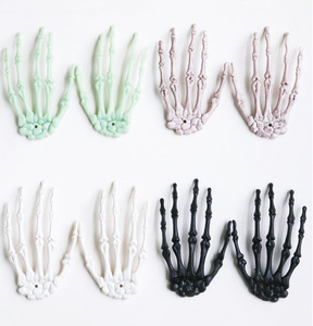 Decorazioni Creative per Bar, Accessori Spaventosi, Mano di Scheletro Finta, Decorazione Halloween da Appendere - Product Image 2