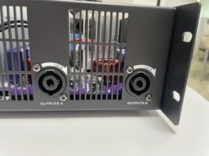 Bộ khuếch đại công suất 2*300W Chuyên Nghiệp 2 kênh đầu ra cao và độ méo thấp cho các sự kiện/hiệu suất sân khấu quy mô lớn - Product Image 4