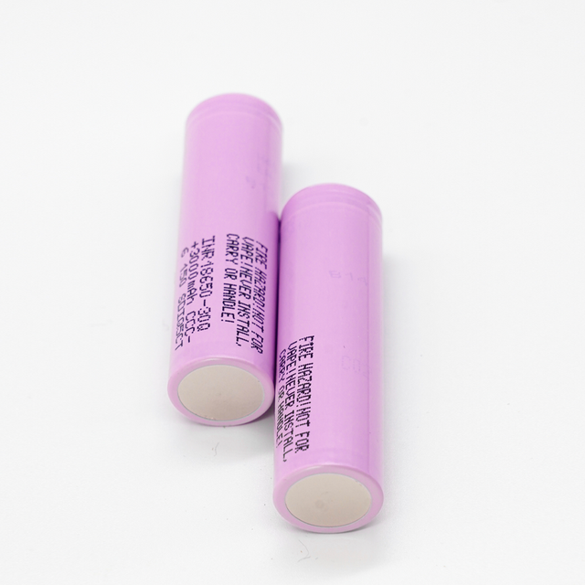 Samsung 18650 3.7V 3000mAh Solar Lithium Ion Battery Cell Cylindrical Shape 18650 30Q Product Type