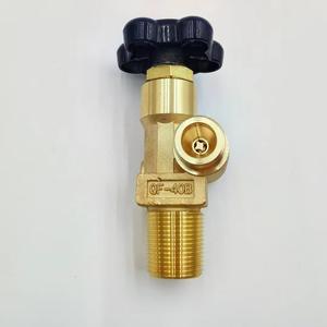 Vanne de remplissage haute pression QF-40B, vanne à oxygène pour cylindre avec pince anti-erreur de chargement, broche d'éjection, embout pour maintien sous pression - Product Image 1