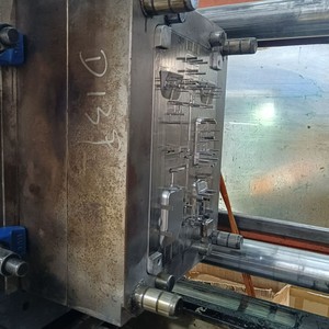 Molde de Inyección para Carcasa de Báscula Electrónica LIXIONG, Molde de Plástico Personalizado para Uso Industrial - Product Image 3