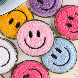Venta al por mayor de 54mm de diámetro. Diy dibujos animados sonrisa cara parche brillo Chenille hierro en parches bordados para ropa sombreros bolsas - Product Image 5