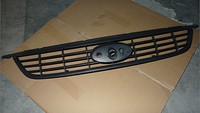 Vente directe d'usine en Stock pièces de voiture calandre supérieure de pare-chocs avant 8M518200AD pour Ford Focus 09-12