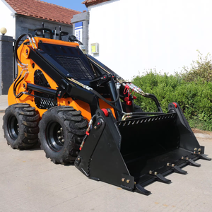 لودر صغير يعمل بالديزل مع مكونات أساسية من المحرك والمضخة، آلات تحريك التربة للودرات الزاحفة - Product Image 1