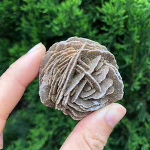 Cristal Natural Tallado de Alta Calidad al por Mayor, Racimo de Rosas Negras del Desierto, Artesanía Feng Shui, Decoración para el Hogar - Product Image 5