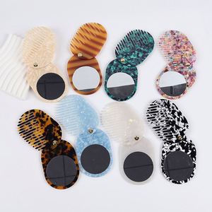 Peigne miroir pliable multifonctionnel pour filles, portable, antistatique, en acétate, avec texture marbrée - Product Image 3