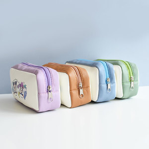 Sac de rangement en cuir avec fermeture éclair - Product Image 1