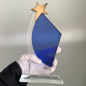 Trophée étoile en verre cristal poli portable personnalisé de haute qualité avec étoile à cinq branches en métal gravée, coupe de récompense d'entreprise - Product Image 6