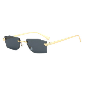 Fashion Men and Women With the Same Outdoor Sunscreen Luxury Diamond Rimmed Square Sunglasses - Product Image 2