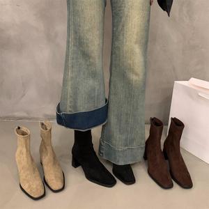 Botines de tacón grueso para mujer, con punta, de gamuza, color liso, negro y caqui, para uso diario - Product Image 2