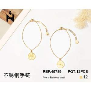 Pulsera de Acero Inoxidable Color Dorado con Colgante Redondo y Cadena Ajustable para Mujer, Estilo Minimalista para Uso Diario - Product Image 1