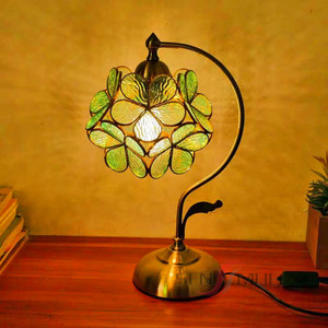 Lampe de table LED Sensmuel vintage européenne Art Déco, base bronzée, verre coloré découpé à la main, soudée à la main, pas chère - Product Image 4