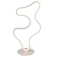 Lampe de table LED moderne avec corps en bambou simple Nouveau design créatif pour la décoration de la maison Lampe de bureau de chevet ou d'étude