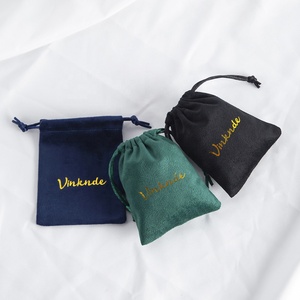 Sacchetto in Velluto Morbido 8x10 cm per <span class=keywords><strong>Gioielli</strong></span>, Personalizzabile, <span class=keywords><strong>Porta</strong></span> <span class=keywords><strong>Trucchi</strong></span> <span class=keywords><strong>e</strong></span> Orecchini con Cordoncino - Product Image 6