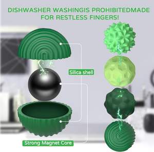 Lot de 8 balles sensorielles magnétiques vertes, jouets anti-stress fantaisie avec revêtement en silicone et caoutchouc, pour le soulagement du stress lors de mariages et du Nouvel An - Product Image 5