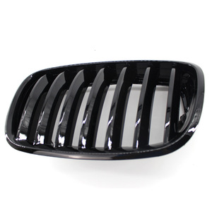 กระจังหน้ารถ BMW X5 E70 ทำจากพลาสติก ABS ปี 2007-2013  ตกแต่งด้วยหนัง - Product Image 3