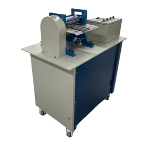 Machine de polissage thermique hydraulique de précision sur mesure, avec pompe, pour le gaufrage de ceintures en cuir véritable et le repassage de sangles, dotée d'un rouleau chauffant pour le placage à température. - Product Image 6