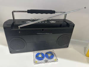 Nouveauté Boombox rétro BT Lecteur de musique Lecteur de cassettes Enregistreur Radio AM FM SW Haut-parleur sans fil <span class=keywords><strong>avec</strong></span> batterie 8000mAh - Product Image 6