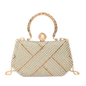 Borsa da polso in metallo personalizzata alla moda a tracolla per cena con strass a catena alla moda da donna - Product Image 2