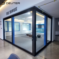 Portes coulissantes motorisées en aluminium robustes à grande ouverture, étanches et résistantes au vent, sur mesure pour balcon et patio