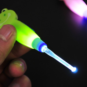Limpiadores de oídos con diseño de animales de dibujos animados e iluminación para bebés y niños, herramientas para limpiar los oídos. - Product Image 3