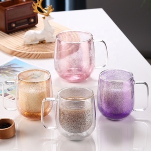 Vaso de té de doble pared soplado a mano de vidrio de borosilicato alto, taza de café, leche o agua de doble capa con asa y efecto arena movediza de colores. - Product Image 2