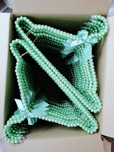 Cintres en plastique de 30cm avec perles pour <span class=keywords><strong>robe</strong></span> de mariage pour enfants - Product Image 3