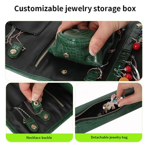 Astuccio Portagioie Arrotolabile in Pelle PU Multicomparto, Facile da Usare in Viaggio, Anti-attorcigliamento, Resistente all'Acqua, Design Eco-Friendly - Product Image 3