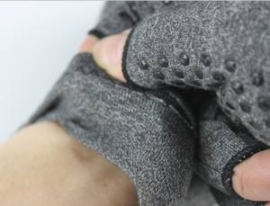 Benutzer definiertes Logo Anti-Rutsch-Fitness Halb <span class=keywords><strong>finger</strong></span> handschuhe Kupfer Nylon <span class=keywords><strong>Finger</strong></span> lose Arthritis Handschuhe Kompression - Product Image 2