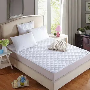 Otel kullanılan beyaz yatak koruyucu yatak örtüsü otel için